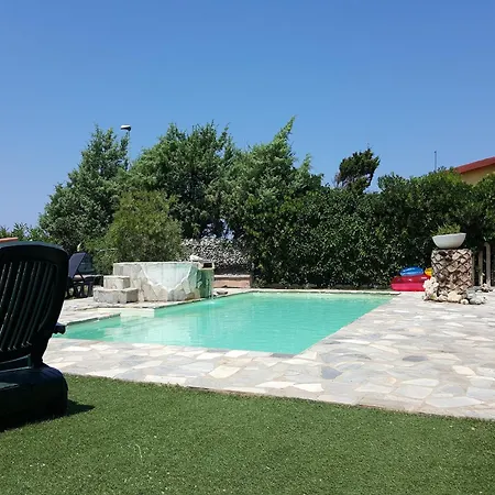 펜션 Modern In With Swimming Pool
